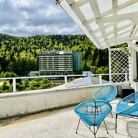 Sky Is The Limit Apartment Синая Екстериор снимка