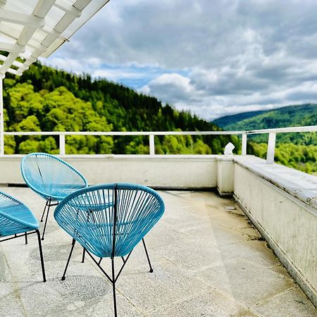 Sky Is The Limit Apartment Синая Екстериор снимка