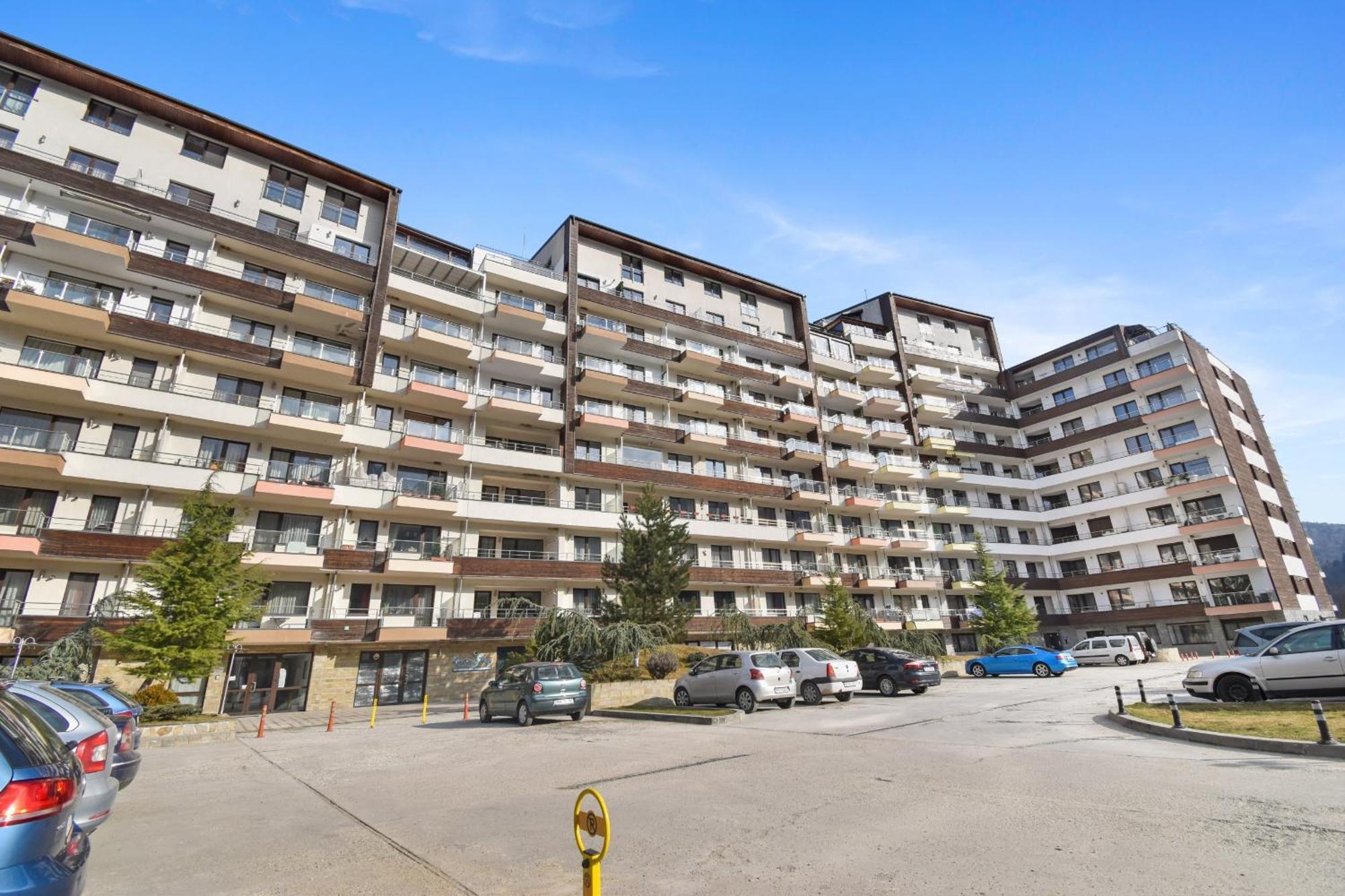 Sky Is The Limit Apartment Синая Екстериор снимка