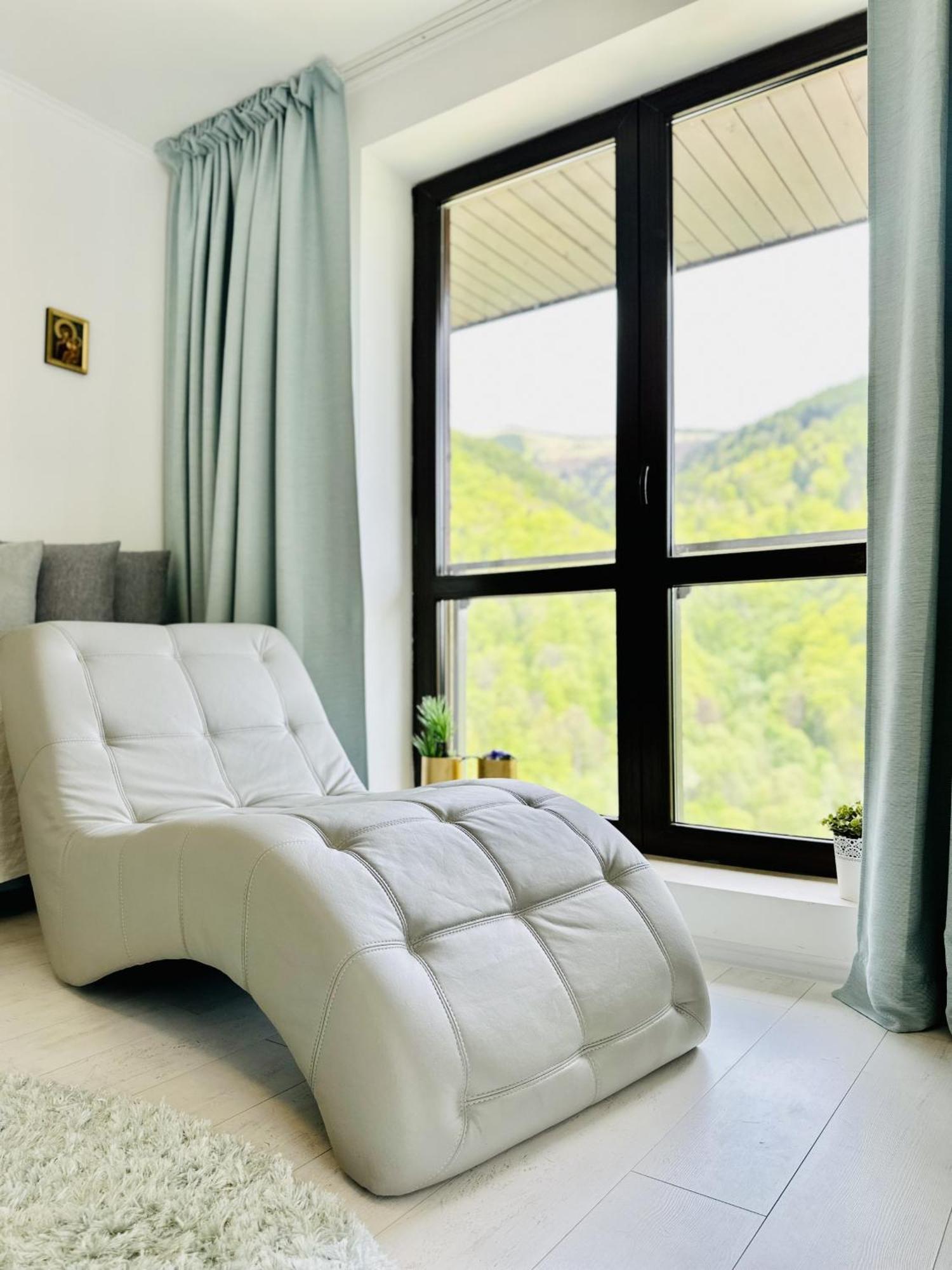 Sky Is The Limit Apartment Синая Екстериор снимка
