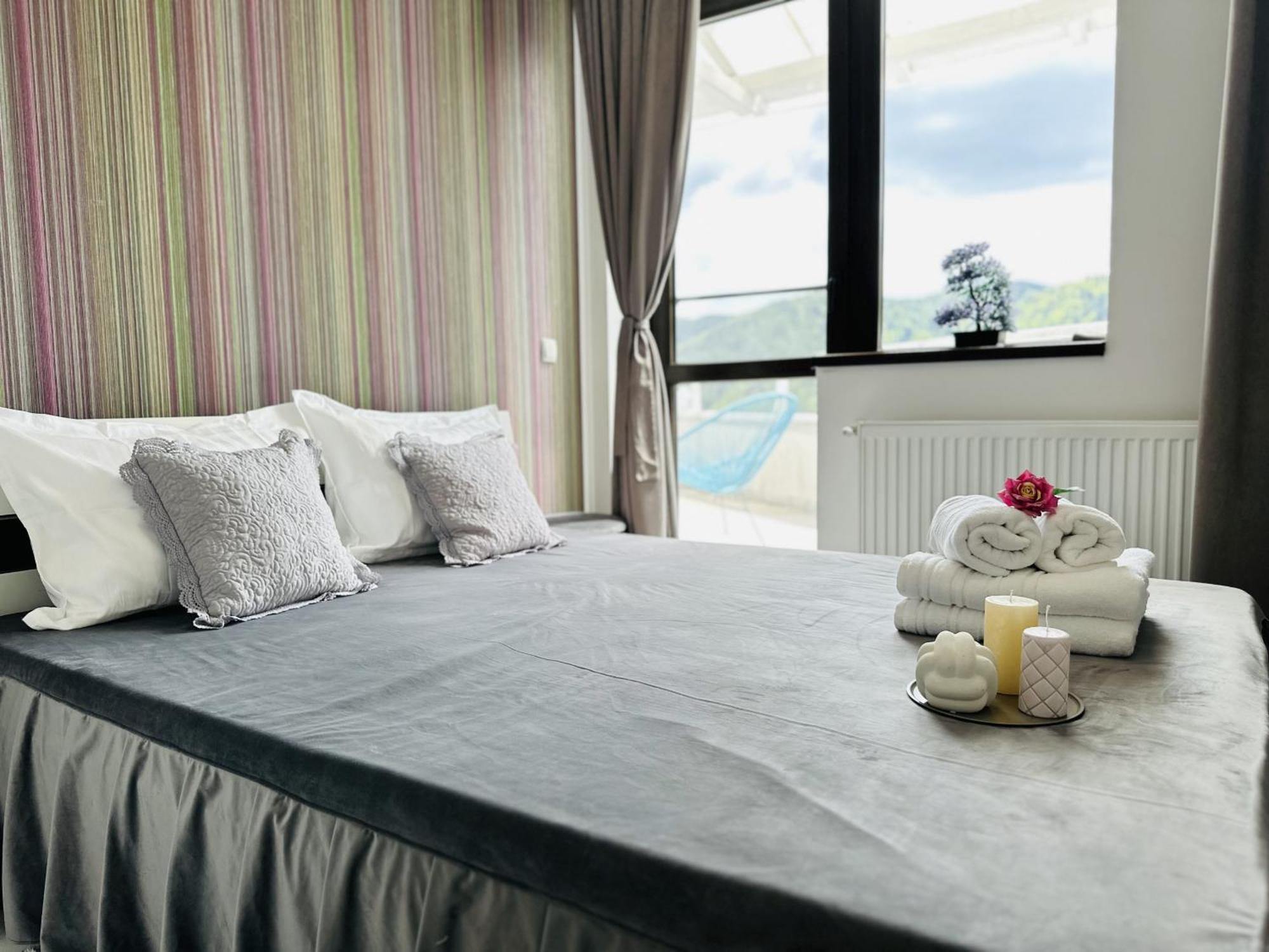 Sky Is The Limit Apartment Синая Екстериор снимка