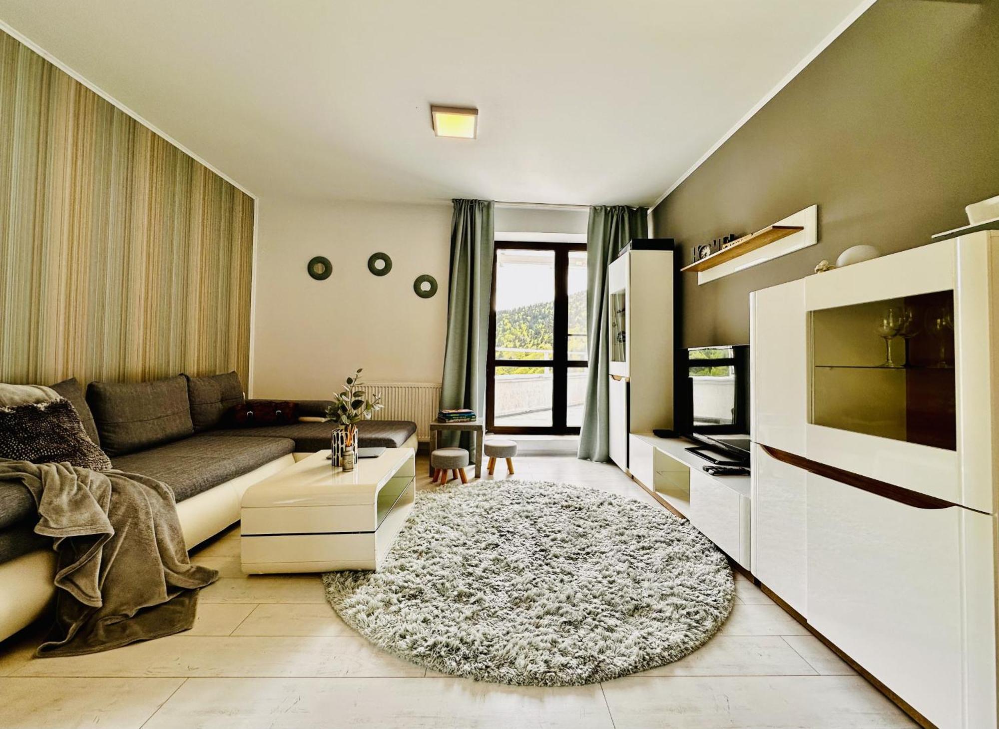 Sky Is The Limit Apartment Синая Екстериор снимка