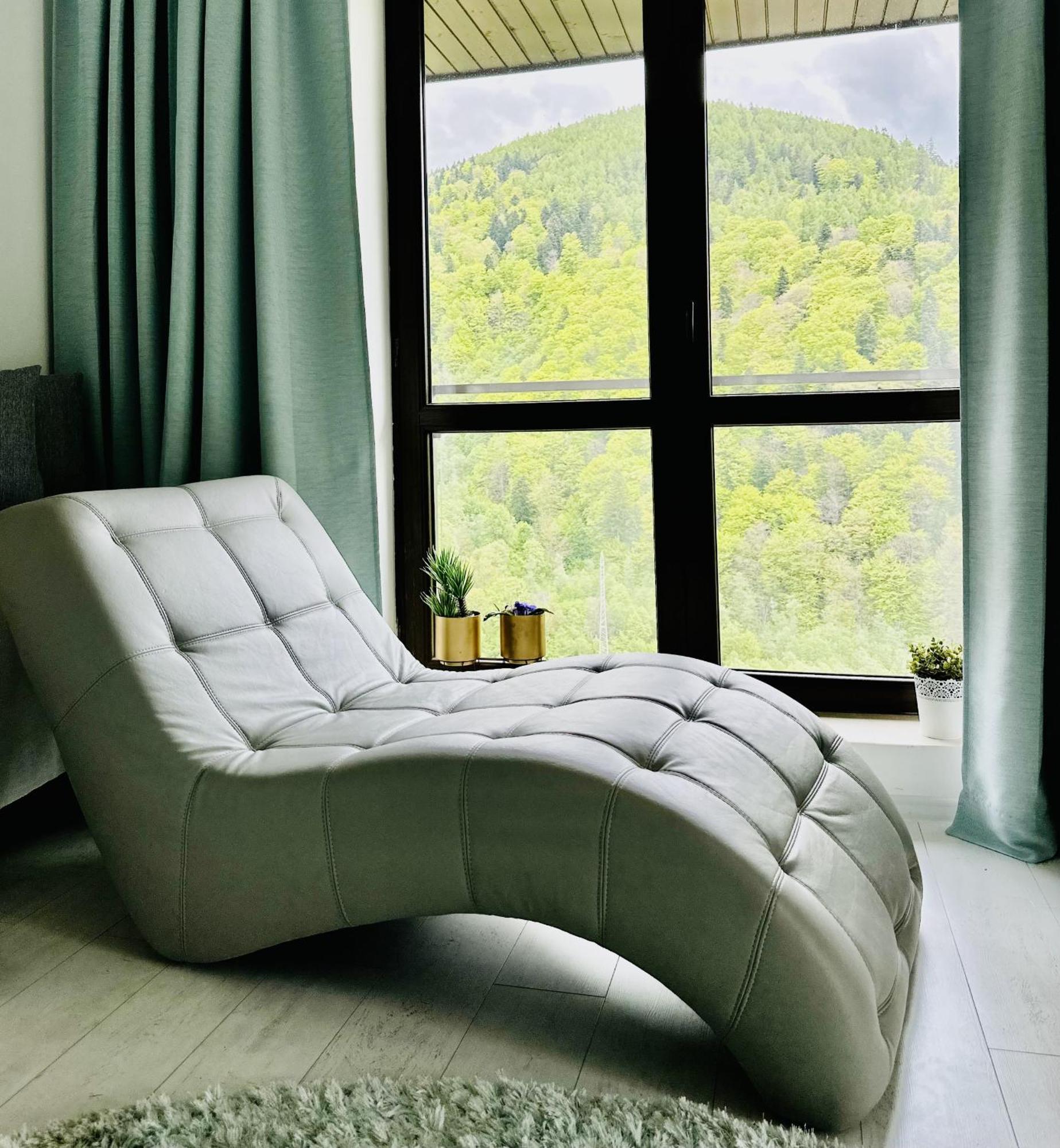 Sky Is The Limit Apartment Синая Екстериор снимка
